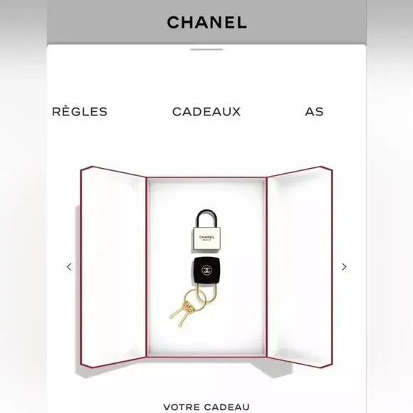 Chanel Black & Gold Keychain Pad Lock - Picture 3 of 7